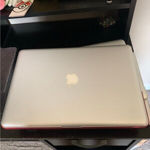 Apple MacBook in Silver